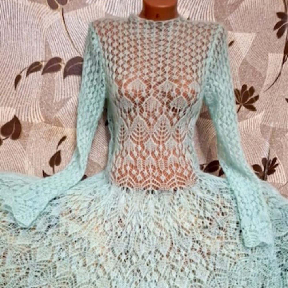 ONE OF A KIND HAND MADE KNITTED SILK MOHAIR DRESS - Picture 11 of 12